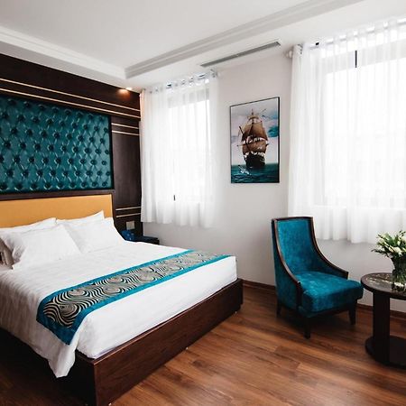 Paris Boutique Hotel Ha Long Exterior photo