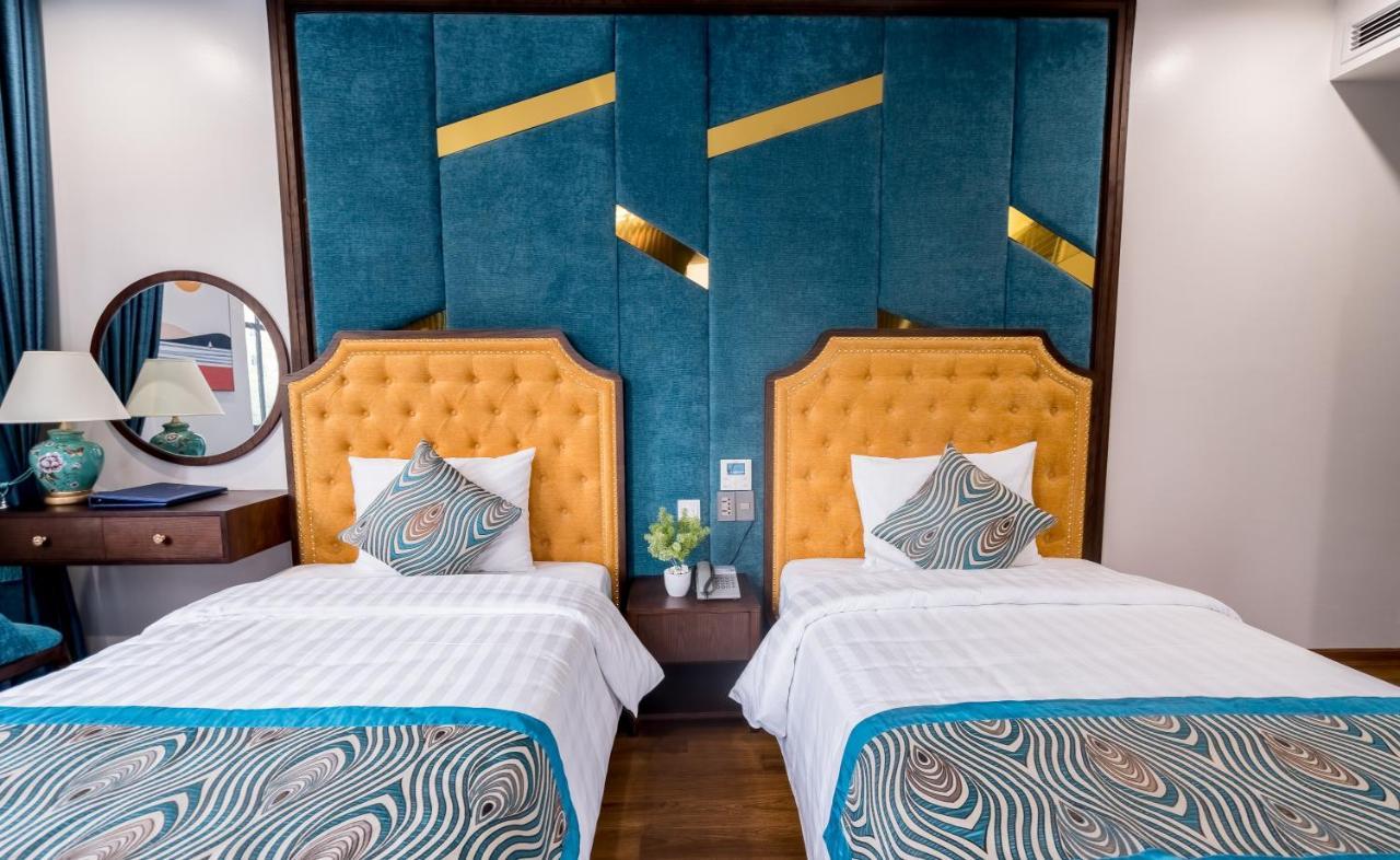 Paris Boutique Hotel Ha Long Exterior photo